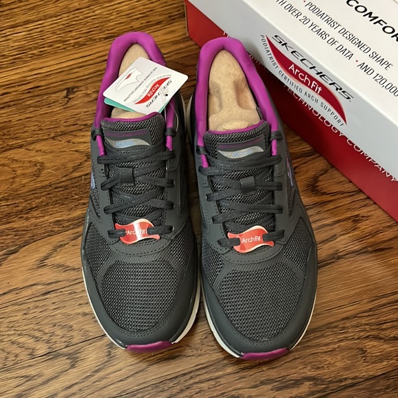 NWT Skechers ArchFit Shoes - Picture 2 of 6